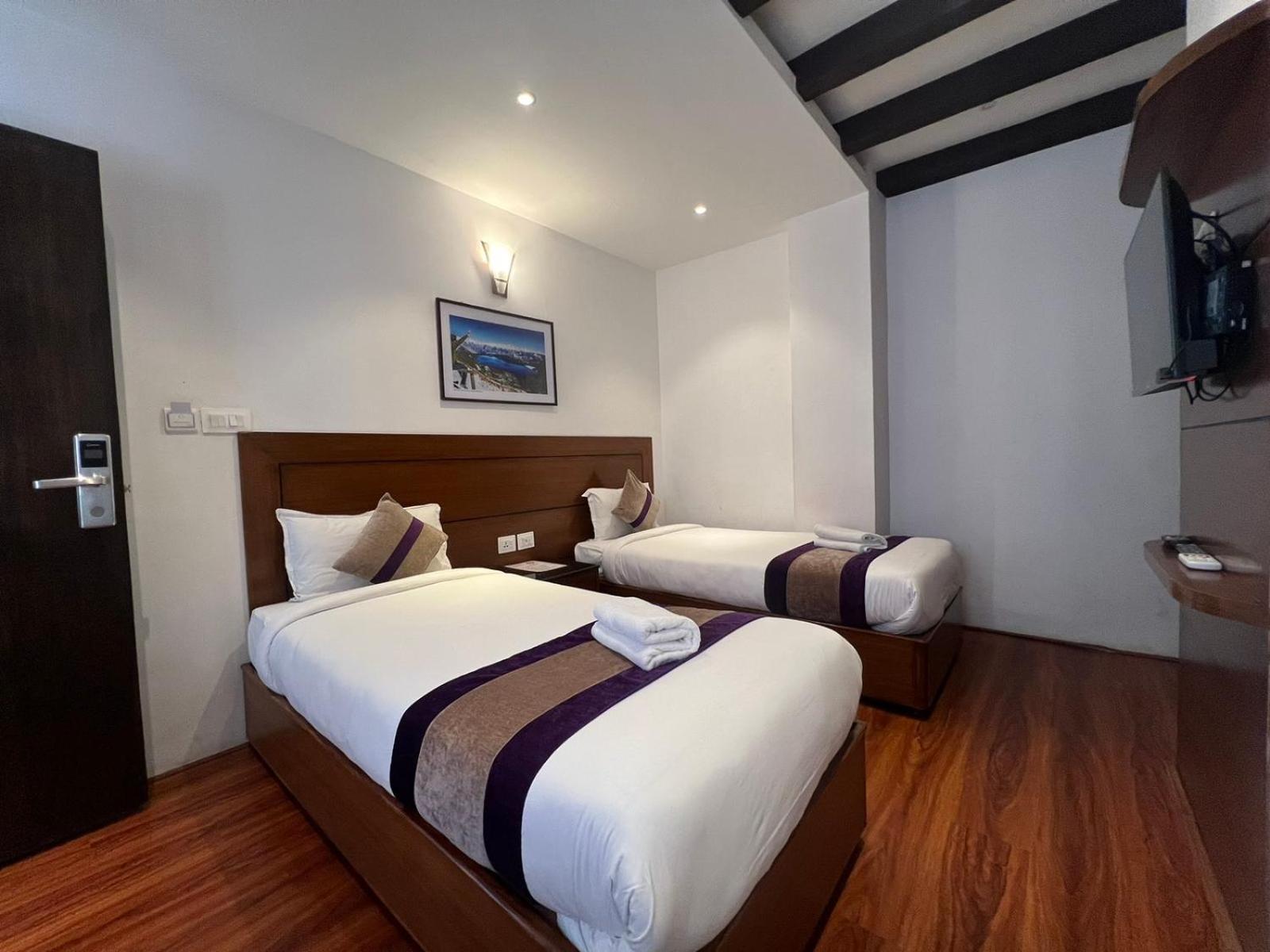 Hotel New Era กาฐมาณฑุ ภายนอก รูปภาพ